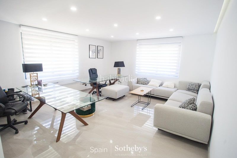 Foto e8a30d99-76fa-405d-a8cd-46f3e2deba19. Casa amb calefacció aparcament a Somosaguas Pozuelo de Alarcón