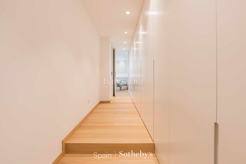 Foto 22897646-63a8-4735-8aca-d228028c5ce3. Apartament amb calefacció aparcament a Castellana Madrid