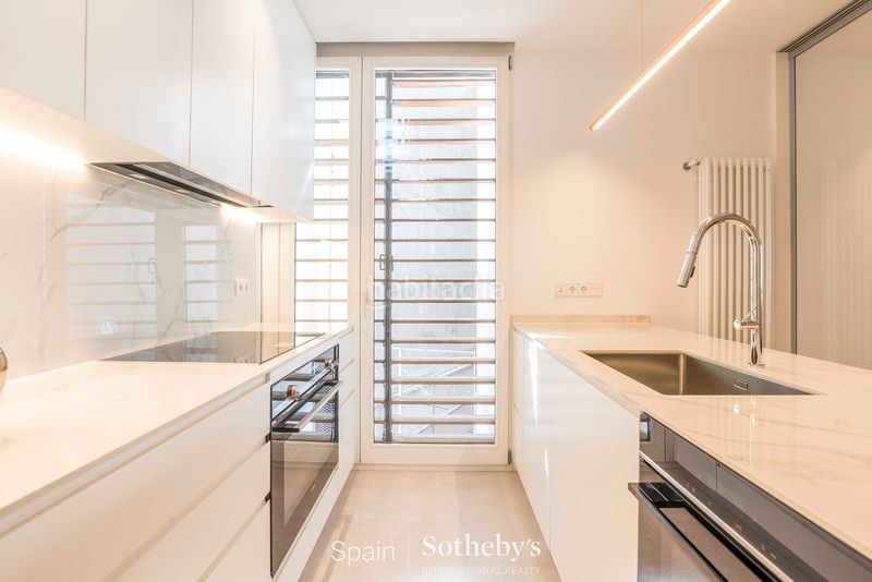 Foto b36e87cf-b6b4-4277-ace2-b99a3ed16e96. Apartament amb calefacció aparcament a Castellana Madrid