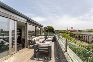 �tic  Calle de eduardo del palacio. Luminoso �tico duplex en 5 habitaciones en el viso