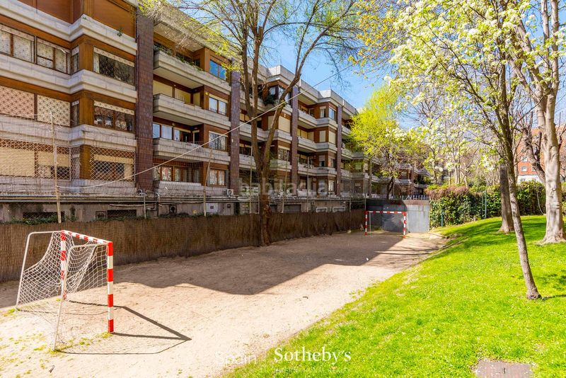 Foto 978a7b18-9a3b-44d2-9e9b-39ee224a0d58. Apartament amb calefacció aparcament a Nueva España Madrid