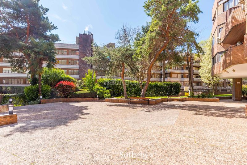 Foto a2ac78e9-49d9-4e71-a30c-cc96cb54e73f. Apartament amb calefacció aparcament a Nueva España Madrid
