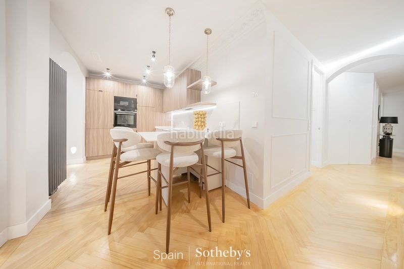 Foto 5320a645-c641-48ec-a6d5-b4d504b44f11. Apartamento piso de 3 habitaciones en alfonso xii en Madrid