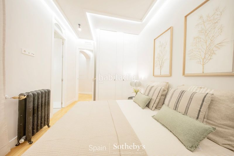Foto bc8d3689-47ee-492e-b5d2-806c8d751d1c. Apartamento piso de 3 habitaciones en alfonso xii en Madrid