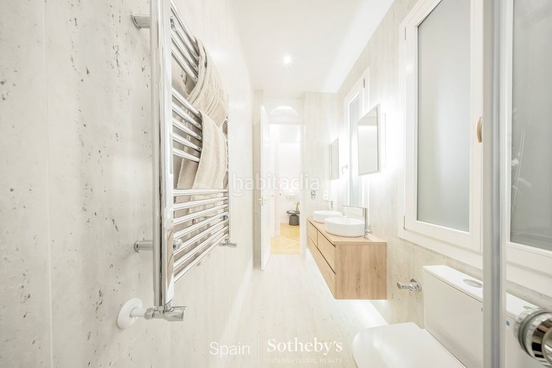 Foto c477bbc0-c8be-4535-a976-5be3039b30f3. Apartamento piso de 3 habitaciones en alfonso xii en Madrid