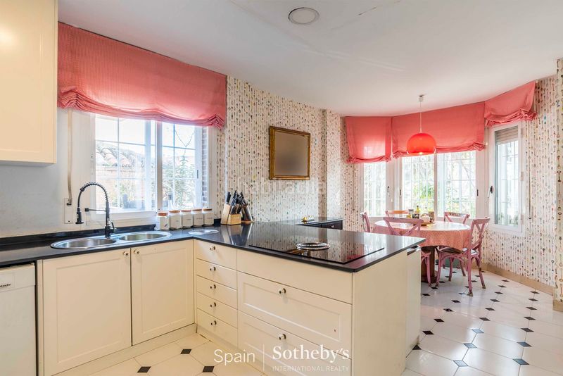 Foto 32549889-4970-4a94-b4c7-7fe3dbdfcf34. Casa pareada chalet adosado en pioveraconde orgaz en Madrid