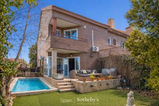 Casa aparellada en Conde Orgaz - Piovera. Chalet adosado en pioveraconde orgaz