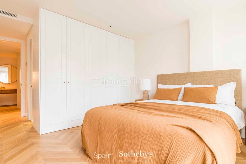 Foto f07ccc71-a8b7-4e79-bf06-3cb0c2f6daeb. Apartament amb calefacció aparcament a Recoletos Madrid