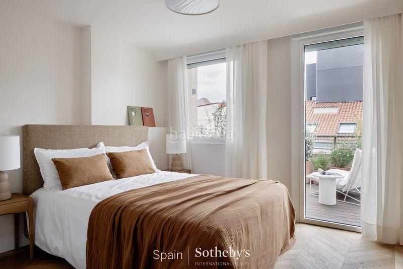 Foto fb06975a-72b9-44ff-a9eb-233f72a6e814. Apartament amb calefacció aparcament a Recoletos Madrid