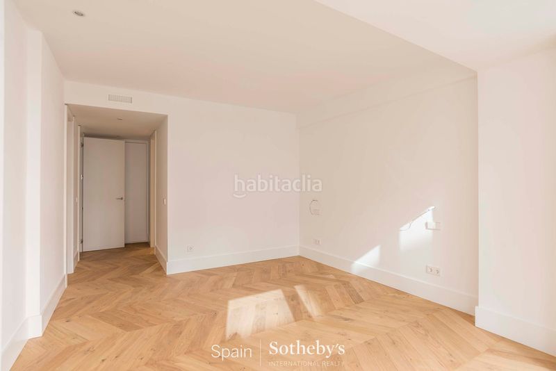 Foto 0b72ce36-d51a-4fdc-83cf-b16299ae2de2. Apartament amb calefacció aparcament a Jerónimos Madrid