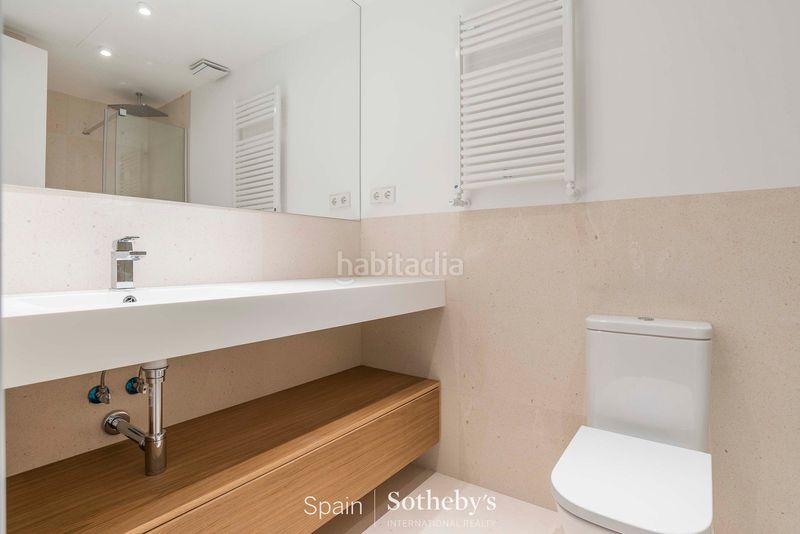 Foto 0ce86e9d-6e64-411f-8535-5b34a3383755. Apartament amb calefacció aparcament a Jerónimos Madrid