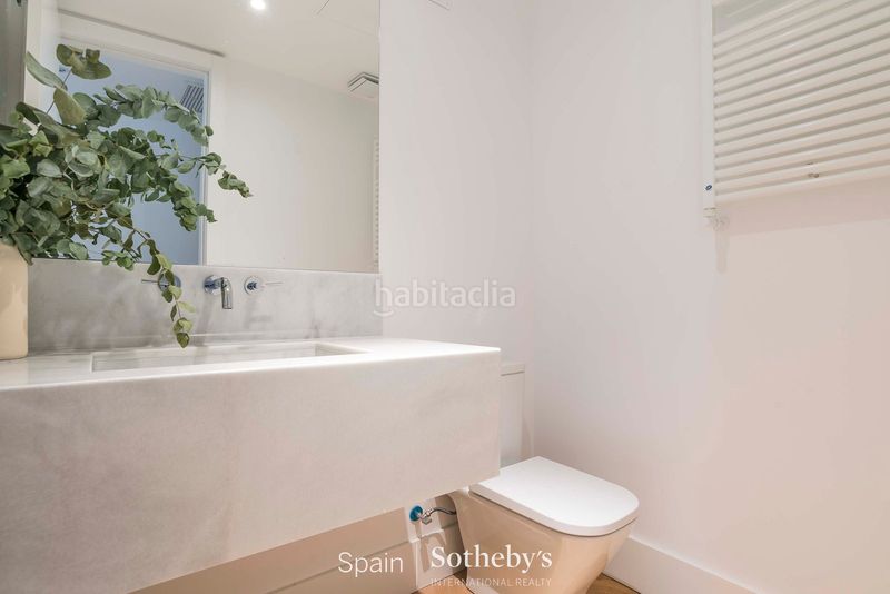 Foto 19ece49b-e3f8-4442-a3f2-52bdb936a6b3. Apartament amb calefacció aparcament a Jerónimos Madrid