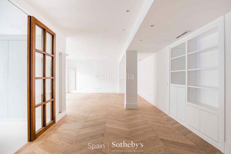 Foto 37ee9e84-51ae-45d0-8dbe-ed459770f680. Apartament amb calefacció aparcament a Jerónimos Madrid