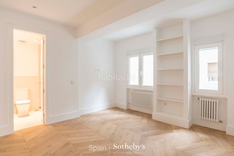 Foto a051b0a8-ab97-48e4-b23a-e22838314b35. Apartament amb calefacció aparcament a Jerónimos Madrid