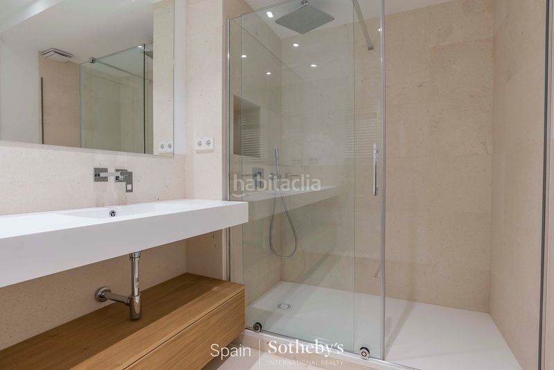 Foto a457108b-93ab-492e-9cd6-95f946e585a1. Apartament amb calefacció aparcament a Jerónimos Madrid