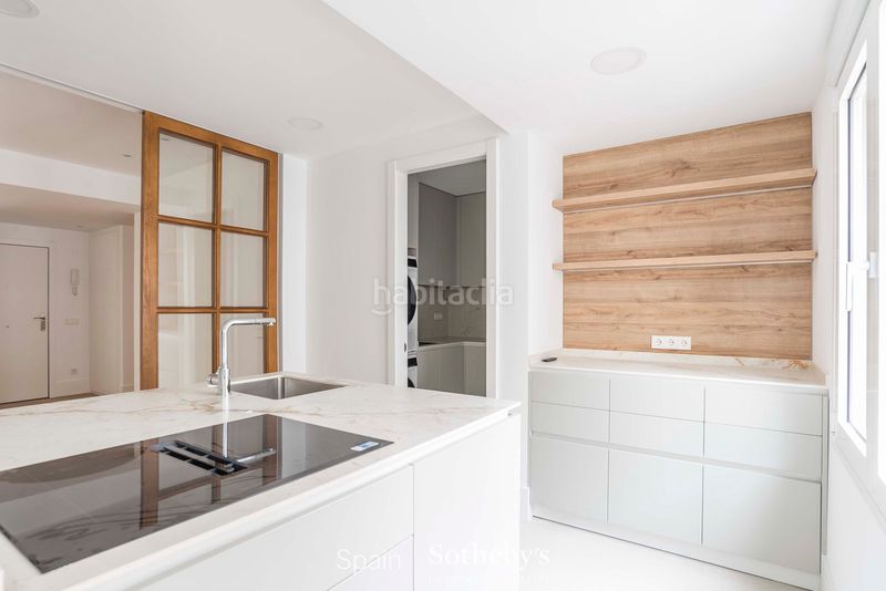 Foto df5dbe1d-83c9-4beb-baad-4b3f5e460f05. Apartament amb calefacció aparcament a Jerónimos Madrid