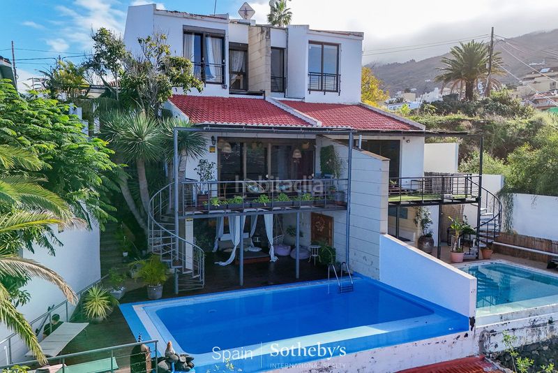Foto 57b3bcb9-c23f-4983-81a7-f832c0f90a4b. Casa amb calefacció aparcament piscina a Cuesta de la Villa Santa Úrsula