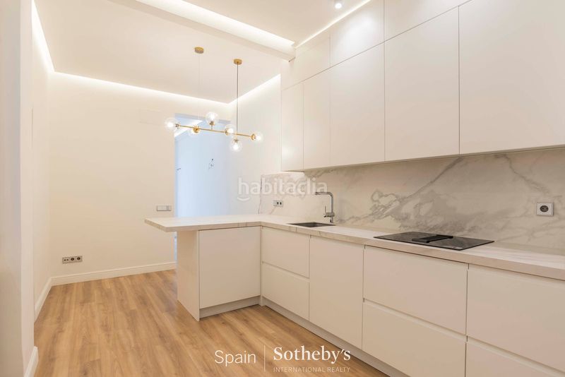 Foto f89aa1f7-dc02-4bf8-a0c5-293fef6d87ab. Apartament amb calefacció aparcament a Lista Madrid