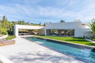 Casa  Calle gato. Espectacular villa independiente con piscina en somosaguas, pozu