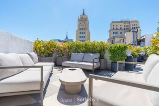 Apartament  Calle de las infantas. Piso de 3 habitaciones y piscina en madrid centro