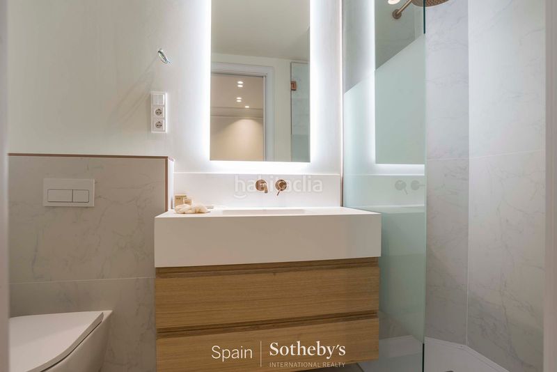 Foto 086bc748-acc8-4c06-8327-5ccdbbbbba70. Apartament amb calefacció piscina a Cortes-Huertas Madrid