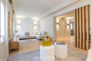Appartement  Calle de las infantas. Piso de 3 habitaciones y piscina en madrid centro