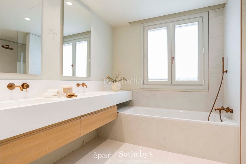 Foto 8a6d6f4d-3524-4e47-bfc4-0e1d452372f4. Apartament amb calefacció piscina a Cortes-Huertas Madrid
