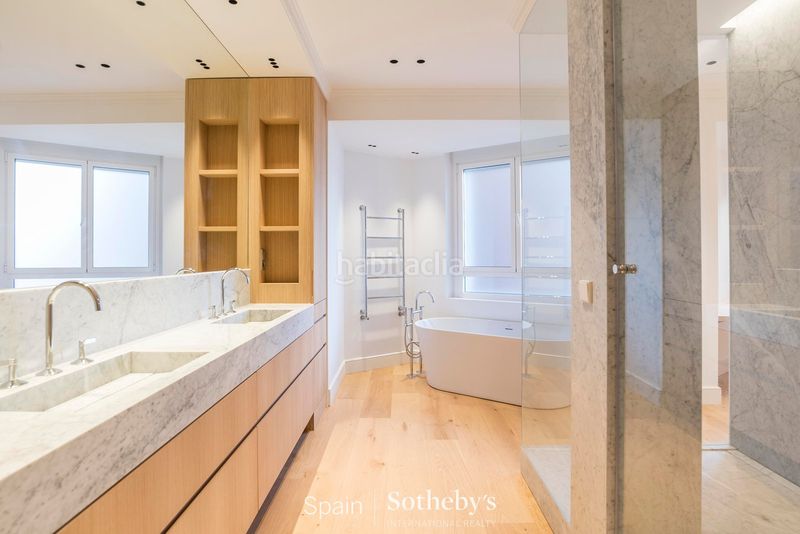 Foto 103e8187-3168-43b4-8fb8-1ae7be2b0271. Apartament amb calefacció aparcament a El Viso Madrid