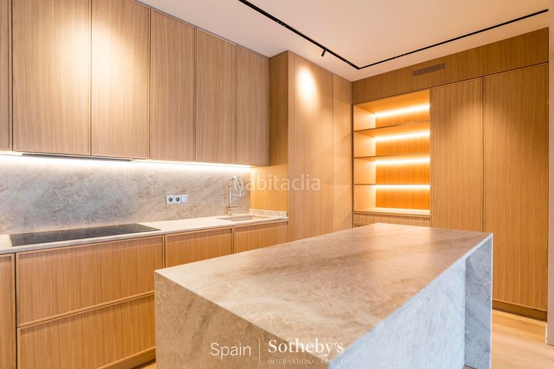 Foto 1134fcd9-c9df-431b-9975-9f35ba10811a. Apartament amb calefacció aparcament a El Viso Madrid