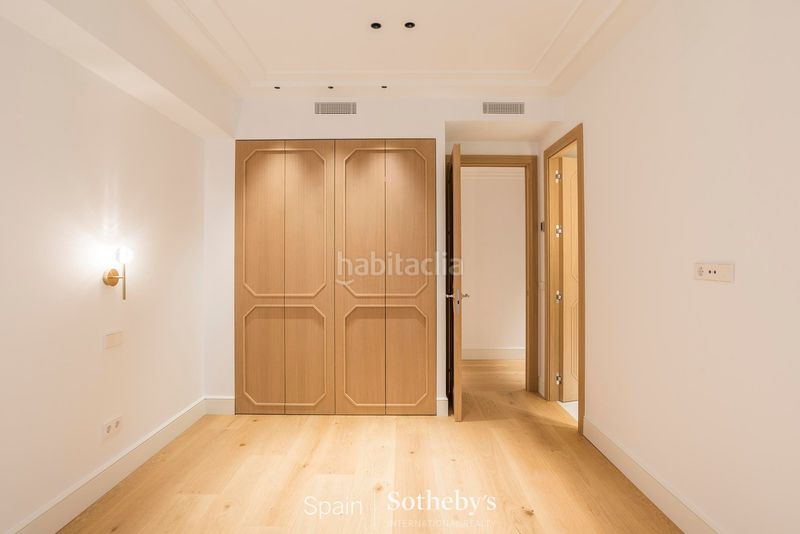 Foto 21674ee7-fbef-48c6-a347-ea421a058389. Apartament amb calefacció aparcament a El Viso Madrid