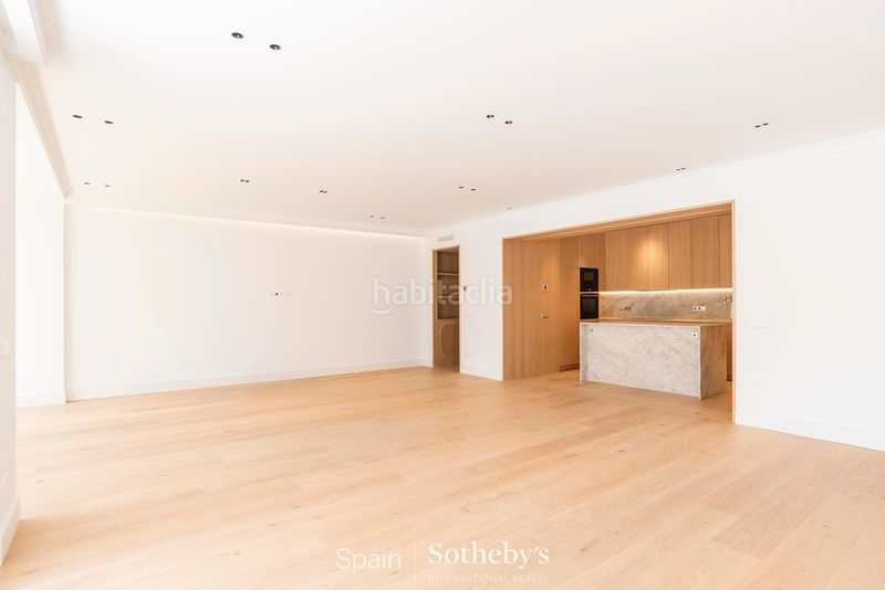 Foto 220aed29-f394-4f52-9025-3340ed695a4b. Apartament amb calefacció aparcament a El Viso Madrid
