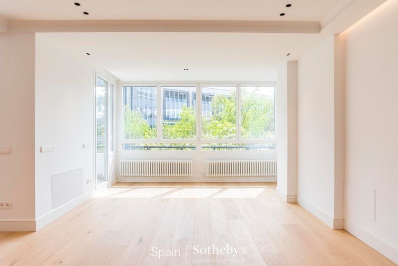 Foto 22bf7d7f-ed66-4b26-8b12-d633c8aea0d9. Apartament amb calefacció aparcament a El Viso Madrid