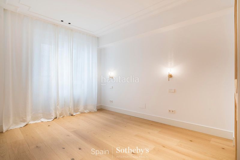 Foto 38536a08-5c2d-4f27-af1b-40dc60964ce4. Apartament amb calefacció aparcament a El Viso Madrid