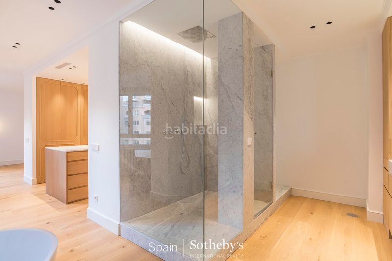 Foto 3f6146e2-c4b4-4431-9163-732867c84ea2. Apartament amb calefacció aparcament a El Viso Madrid