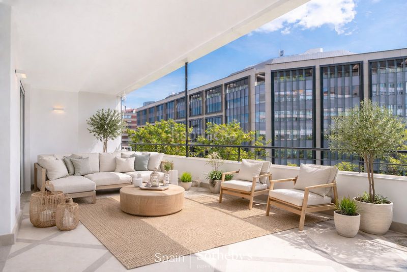 Foto 57e366c8-a4f3-45f2-bbf3-cdbbb08ca802. Apartament amb calefacció aparcament a El Viso Madrid