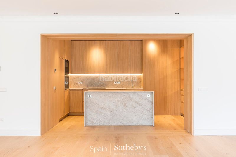 Foto 656ac7a3-0a66-4a6f-af4b-d6477bf2d5bf. Apartament amb calefacció aparcament a El Viso Madrid