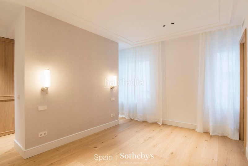 Foto 7bfc3015-3638-4c37-8f33-be27687ca1b5. Apartament amb calefacció aparcament a El Viso Madrid