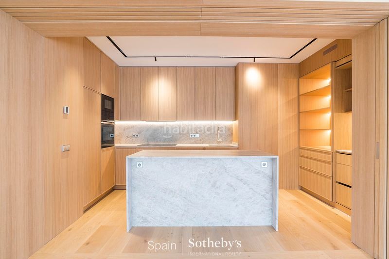 Foto 892ad2ed-267c-438d-8dcc-b54fcc021d9a. Apartament amb calefacció aparcament a El Viso Madrid