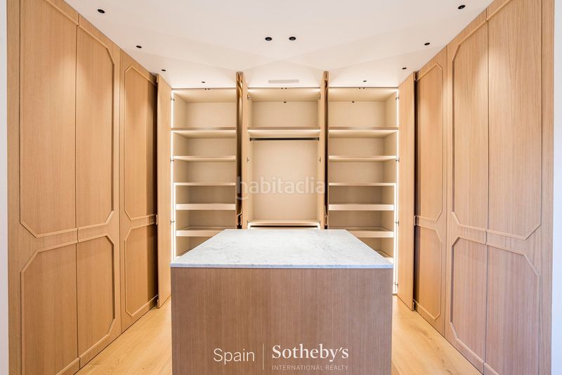 Foto 8db793e3-d656-4a57-8b38-a7d79d1ab785. Apartament amb calefacció aparcament a El Viso Madrid