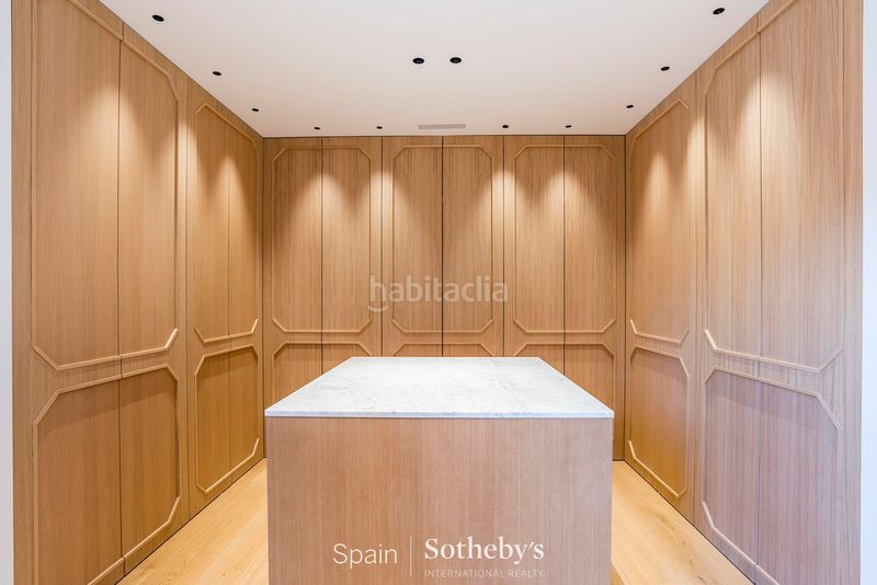 Foto b56ce9ed-68db-4747-a893-e34c10f6d13c. Apartament amb calefacció aparcament a El Viso Madrid