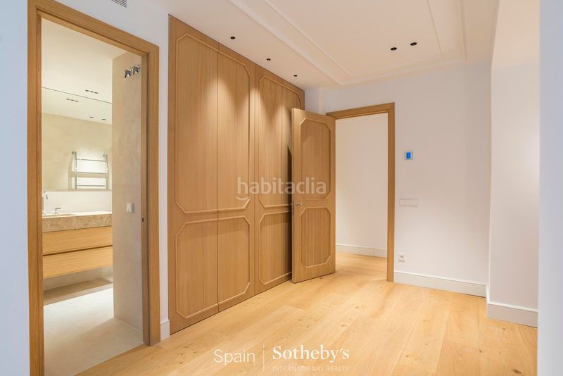 Foto bd4a2e61-56d7-4b0d-bc3e-6eecf04ef822. Apartament amb calefacció aparcament a El Viso Madrid