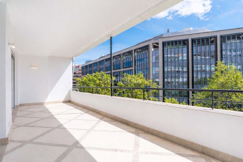 Foto bfea0bc9-390c-48fc-8cd7-0fa37f3f59cd. Apartament amb calefacció aparcament a El Viso Madrid