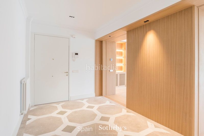 Foto d25f2681-1e4a-4169-8d38-cc4b7369a6ab. Apartament amb calefacció aparcament a El Viso Madrid