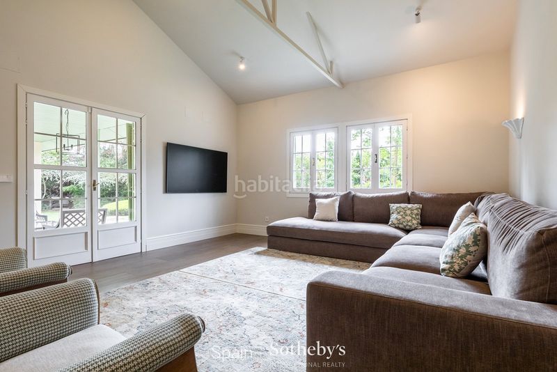 Foto f4c9f0fa-d973-48d1-811c-485063a6e519. Haus mit parking pool in Las Lomas Boadilla del Monte