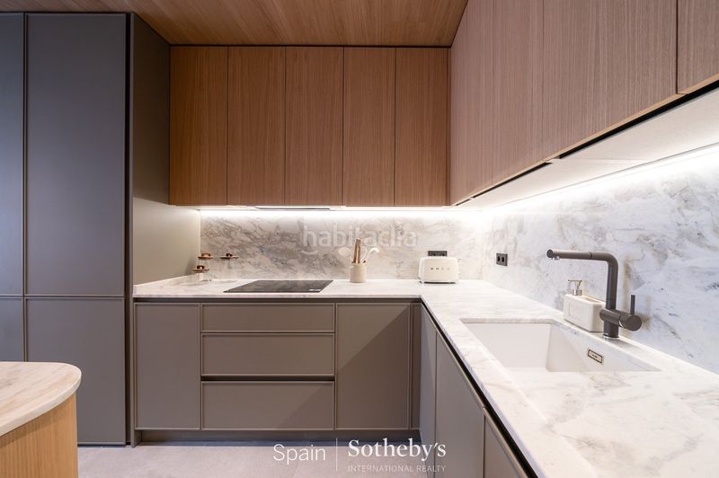 Foto 4669e12f-dd65-4710-a583-f930270c7d42. Apartament amb calefacció aparcament a Castellana Madrid
