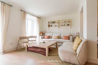 Appartement  Gta. de ruiz giménez. Piso luminoso entre malasaña y chamberí