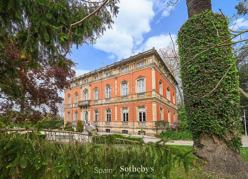 Foto 1736bf12-6742-4ee0-8932-ce4064e1e4a3. Casa amb calefacció aparcament a Somió Gijón