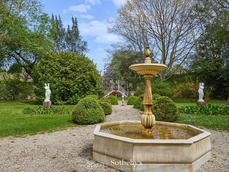 Foto 30d1daf4-dc02-44c9-bddb-208779803796. Casa amb calefacció aparcament a Somió Gijón