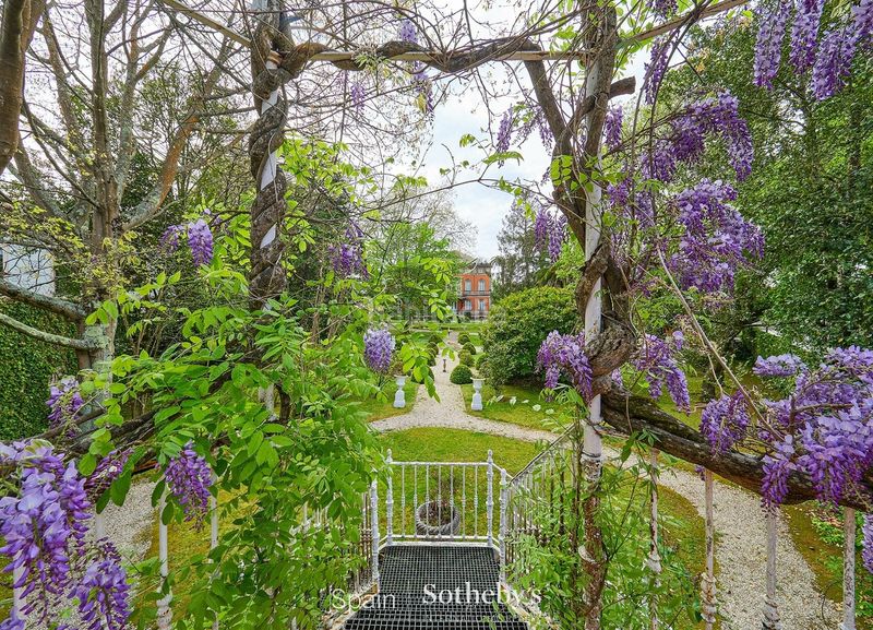 Foto 399e168d-9d5f-477c-8c0f-25d109be4814. Casa amb calefacció aparcament a Somió Gijón