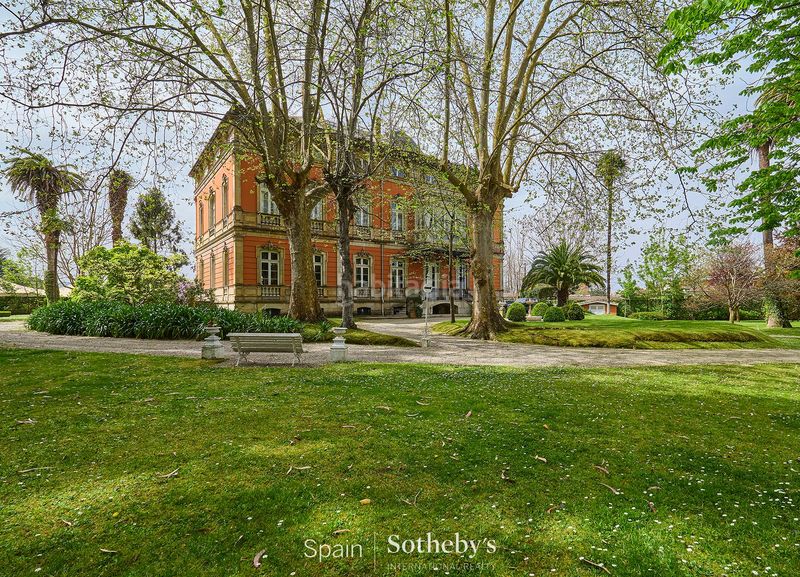 Foto 3ec9f80b-0a07-45b8-924e-f9fc8b51c221. Casa amb calefacció aparcament a Somió Gijón